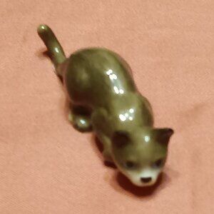 Hagen Renaker Crouching Grey Cat